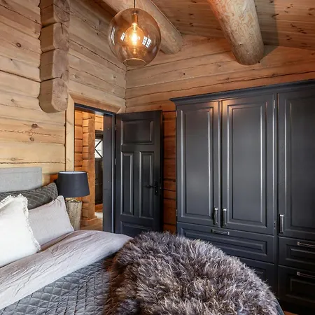 Holiday home Traditional Feel In Modern Log *